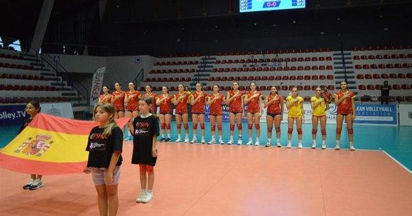Україна зазнала поразки від Іспанії та опустилася у турнірній таблиці чемпіонату Європи з волейболу серед дівчат до 16 років.