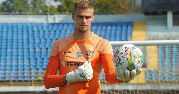 Український воротар завершує угоду з клубом, який виступає в єврокубках, та стане товаришем колишнього футболіста Кривбасу.