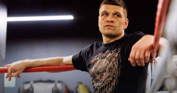 Усик може зіткнутися з потужним суперником - популярний український боксер, ймовірно, вирішить спробувати свої сили у футболі.