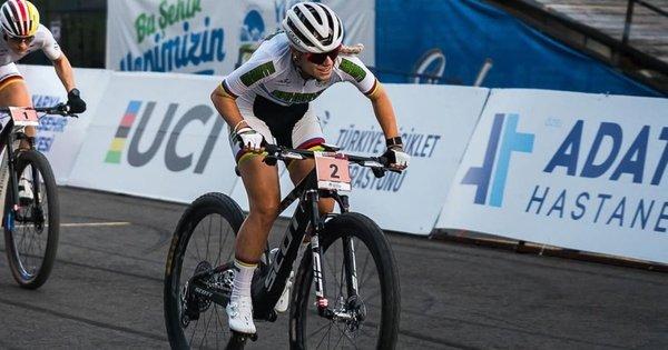 Українська спортсменка в маунтенбайку продемонструвала вражаючі результати, здобувши другу сходинку в загальному заліку Кубка світу.