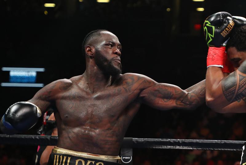 Усик отримав офіційне схвалення на поєдинок з Вайлдером. Якщо українець здобуде перемогу, його чекає зустріч з обов'язковим претендентом. - Футбол24