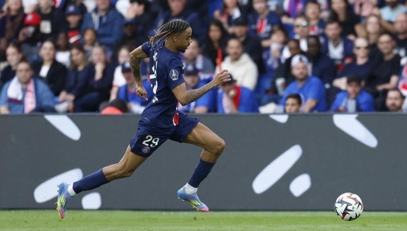 Ліверпуль виявив нового гравця на позицію Салаха - тепер клубу доведеться змагатися з європейськими чемпіонами - Футбол24.