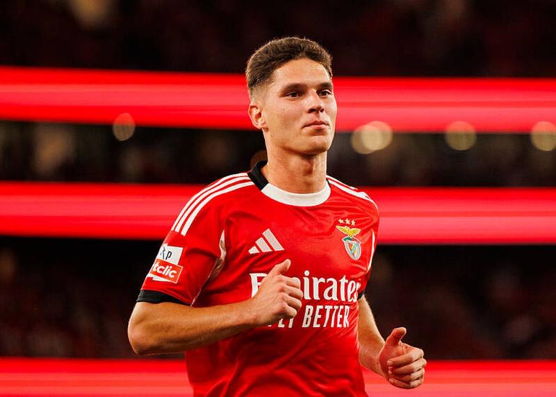 Судаков та Трубін вийдуть на поле, представляючи Бенфіку.