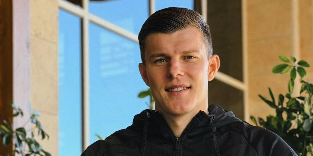 Український футболіст перейшов до нового клубу в Європі після дострокового завершення угоди з попередньою командою.