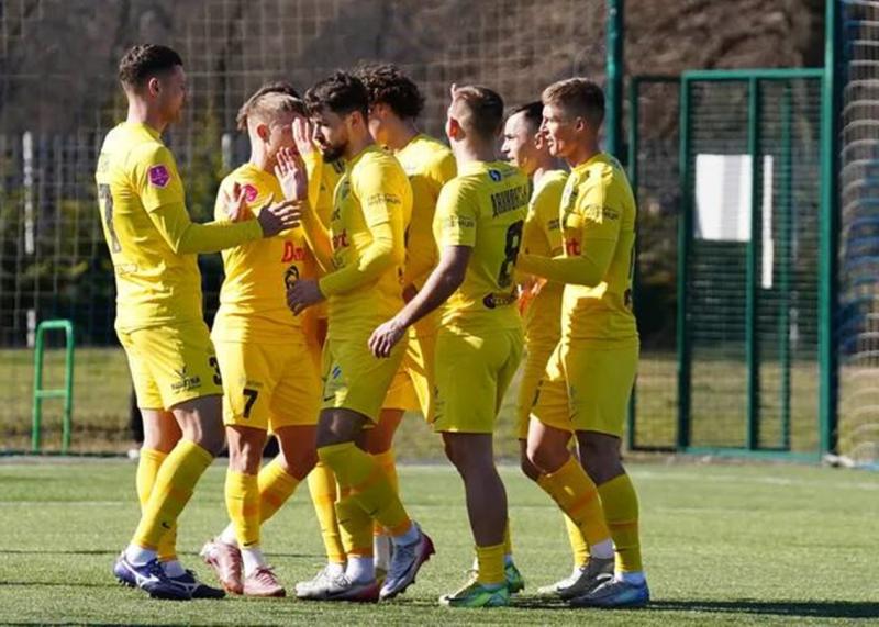 ЛНЗ не зумів реалізувати пенальті, і в півфінал Кубка України вийшла команда Буковини.