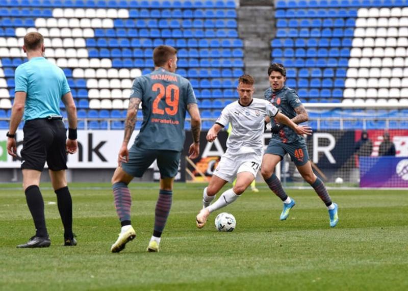 Шахтар здобув перемогу над Зорею завдяки реалізації пенальті та результативному удару свого нового гравця.