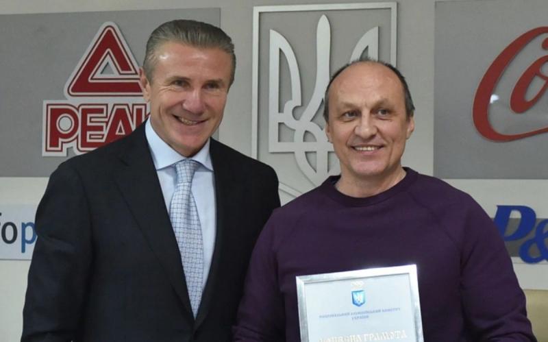 Екс-тренер національної збірної України з художньої гімнастики, який втік до Білорусі, втратив звання 